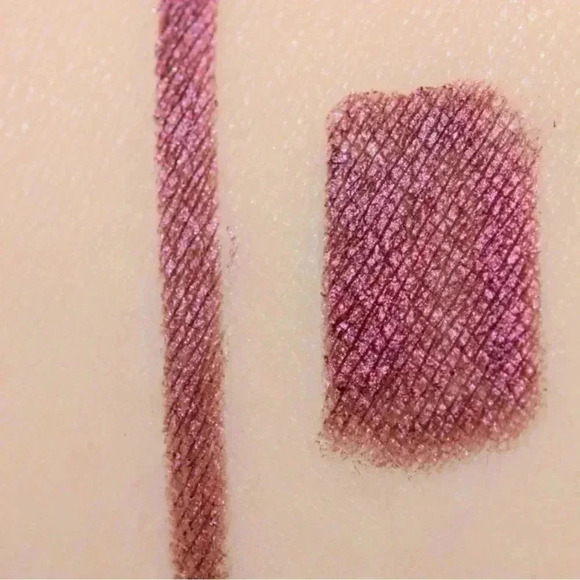 Marc Jacobs Gel Eye Crayon Liner Eyeliner Cherry Amour Travel Size (3) - Picture 1 of 4